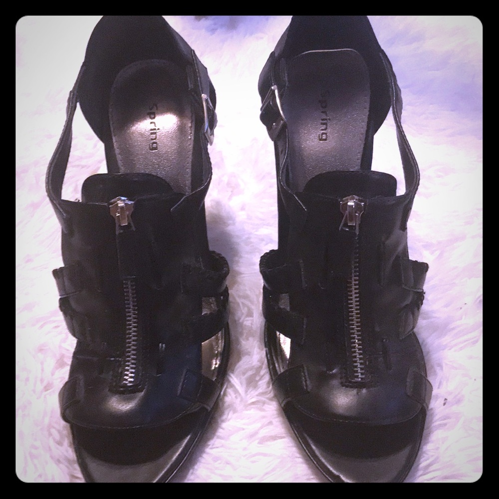 Heels see pictures inter is coming up can be glued